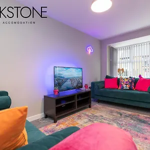 Island House - 3 Bedroom Townhouse By Bpne Holiday home Darlington (Durham)
